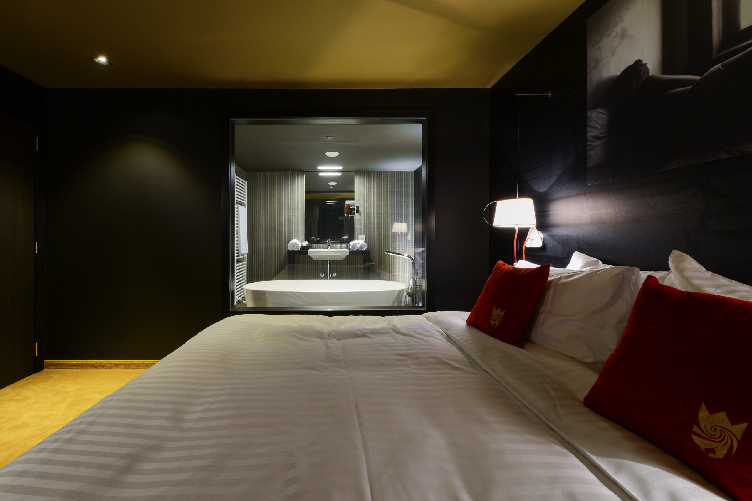 The Royal Snail Hotel Namur Room (39)