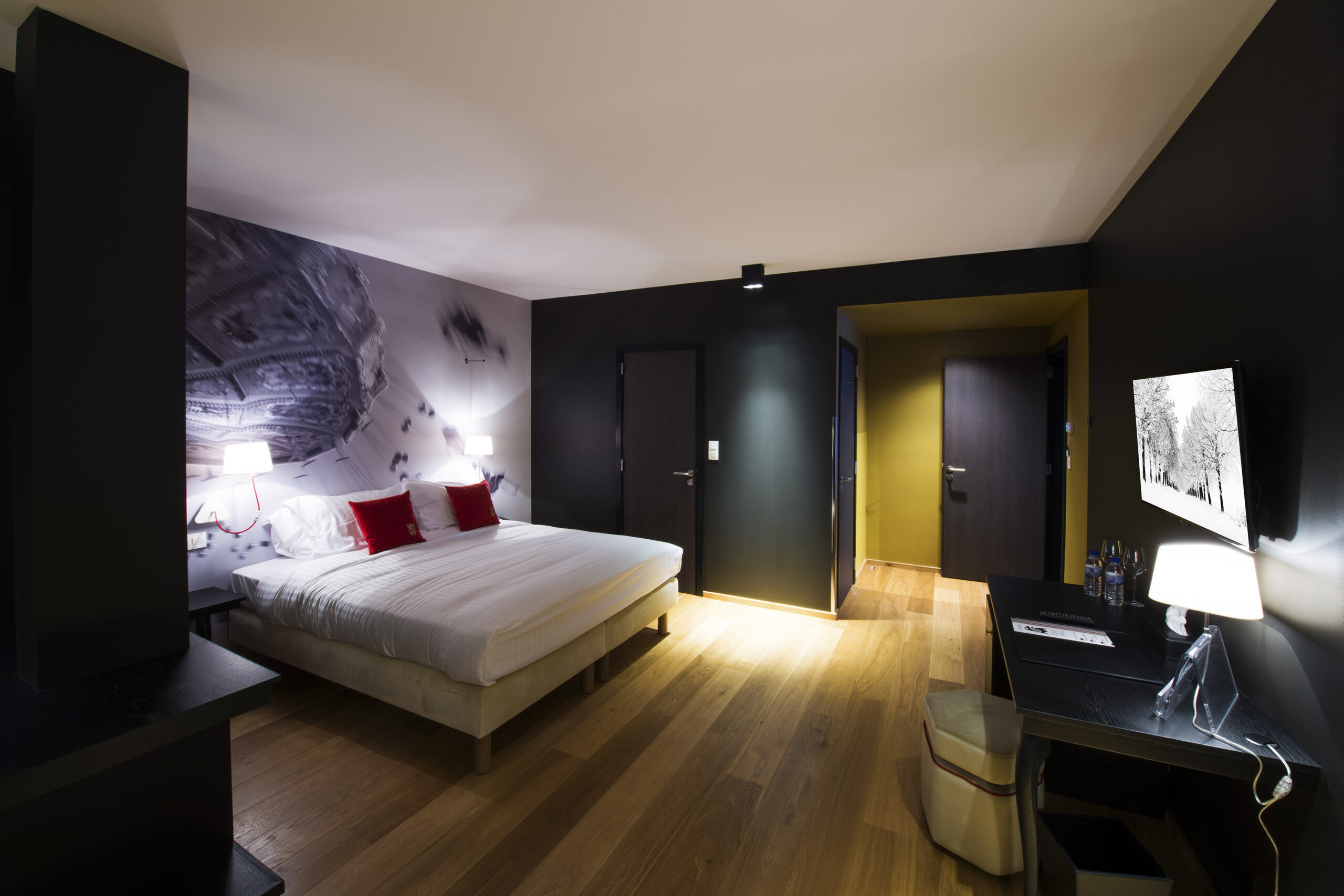 The Royal Snail Hotel Namur Room (45)