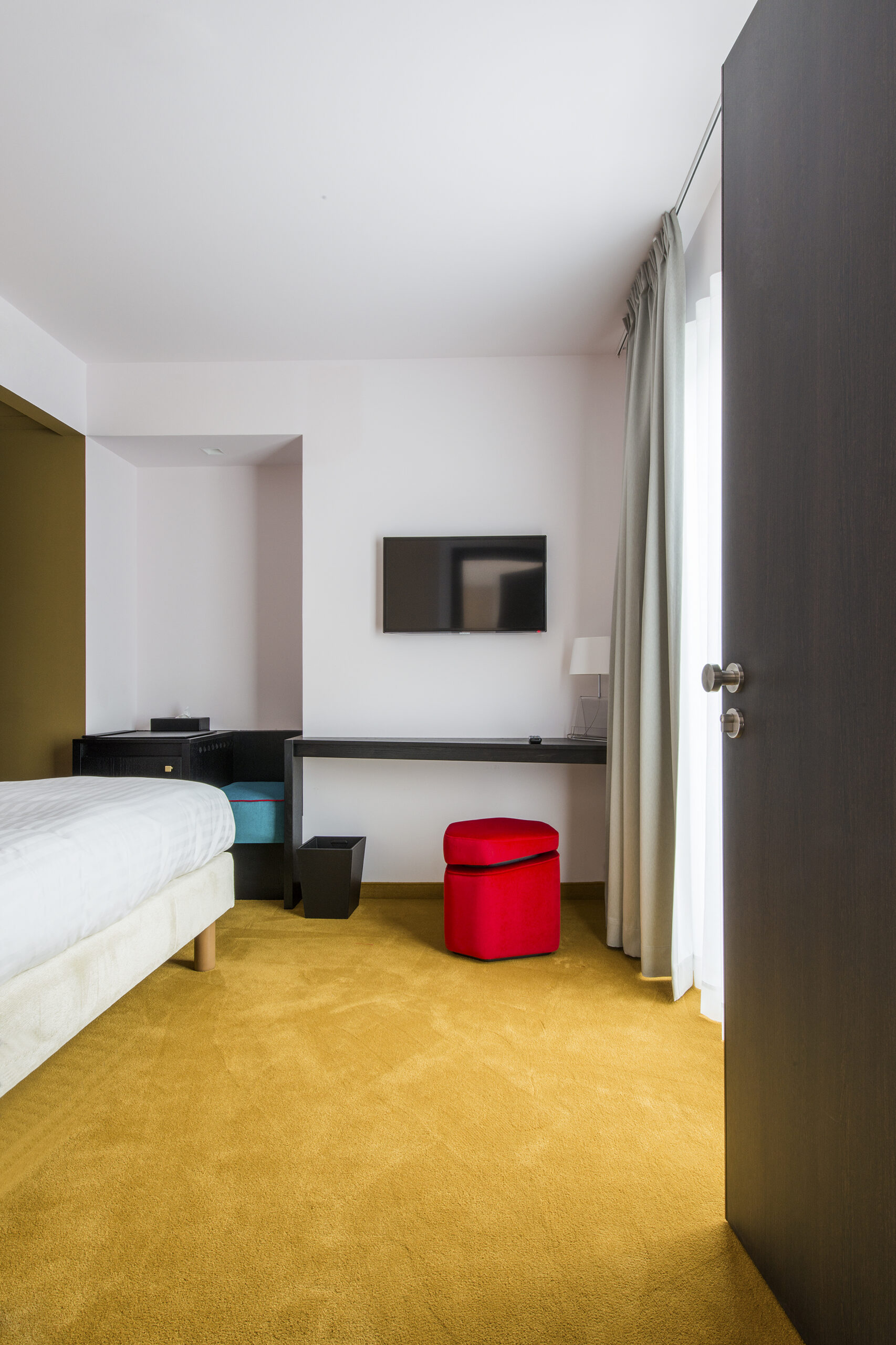 The Royal Snail Hotel Namur Room (5)